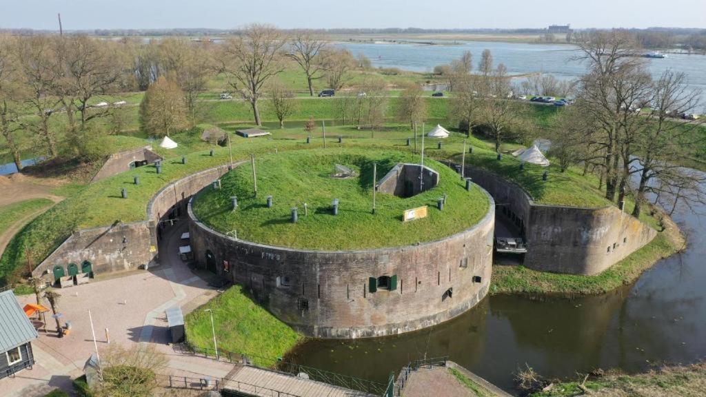 Fort Vuren 外观 照片